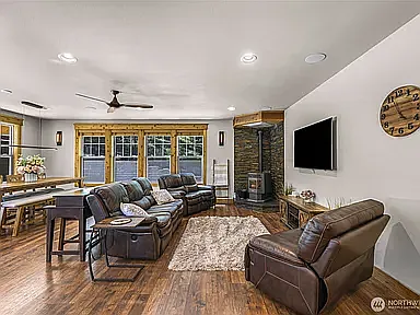 308 W Montana Ave — Photo 5