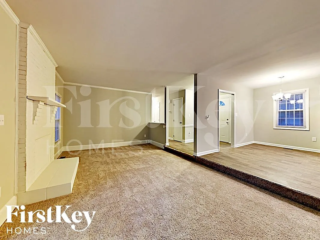 3 bed, 2.0 bath, 1335 sqft, $2,160 — Photo 4