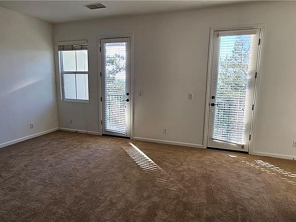 5th image of 803 Terrace Ln E APT 5