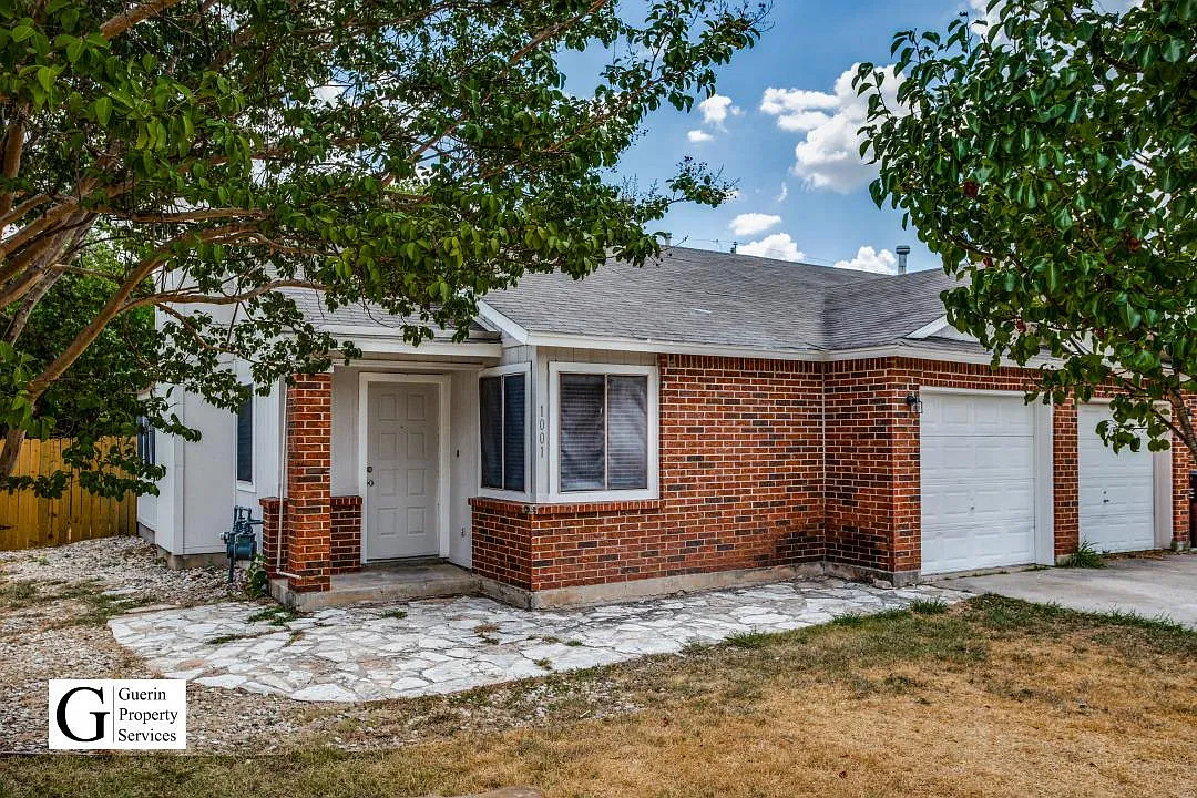 3 bed, 2.0 bath, 1028 sqft, $1,795 — Photo 1