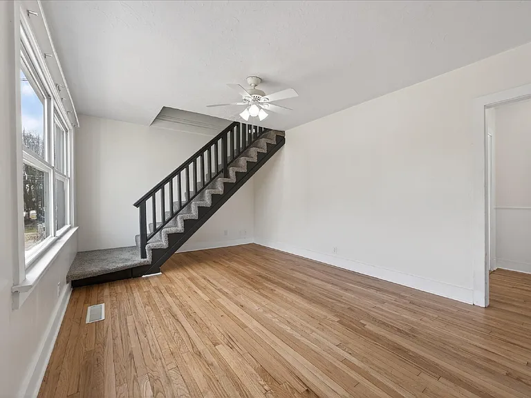 2813 Faircourt St — Photo 7