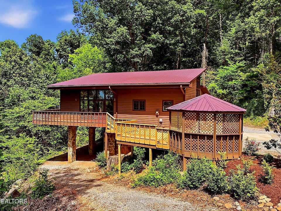 1st image of 356 Woodland Dr