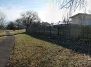 1425 Golf Ter, Danville, IL 61832