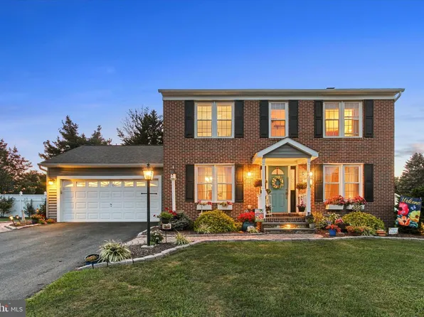 10 Old Farm Ln, New Freedom, PA 17349