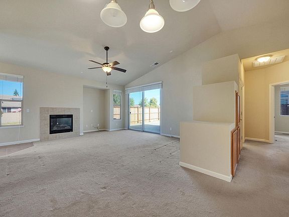 4th image of 717 Albatross Dr