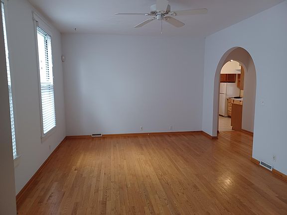4th image of 832 Sherman Ave APT 1