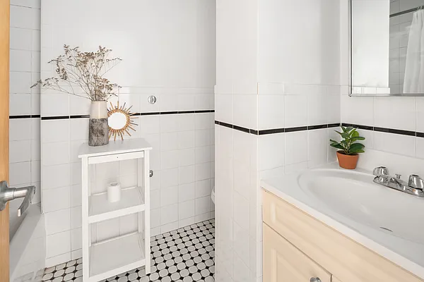 Sold by Compass | media 6