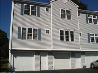 49 Harbor View St, Norwich, CT 06360
