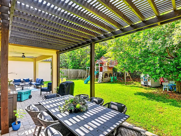 9062 Gulf Cove Dr — Photo 55