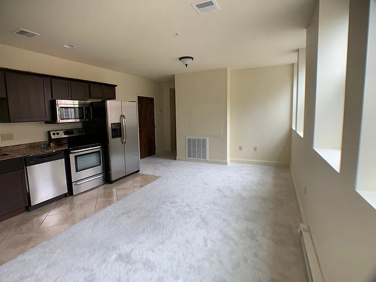 1740 Chestnut St — Photo 54