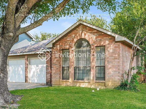 3rd image of 831 Wyndham Pl