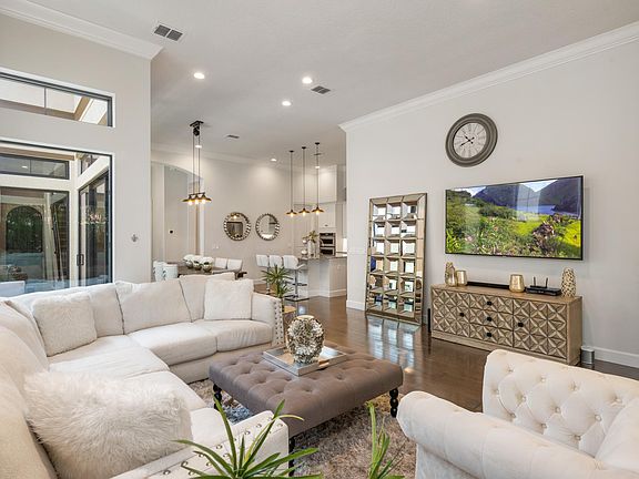 4th image of 8340 Via Vittoria Way