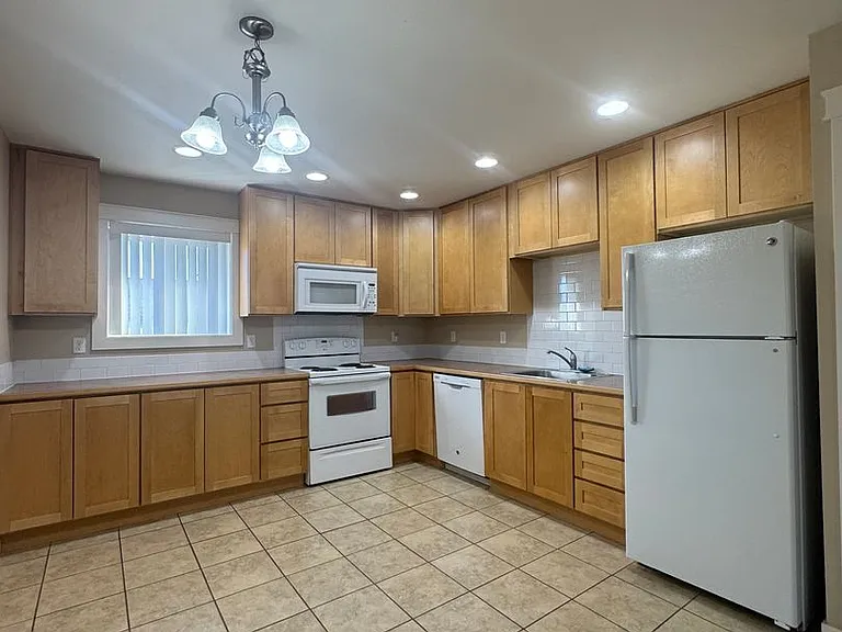 2235 Airport Rd — Photo 3