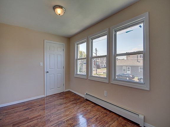 3rd image of 23603 Bentley Rd