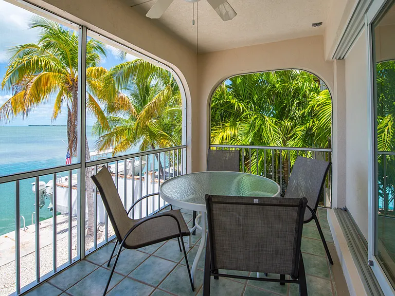 536 Caribbean Dr E — Photo 19