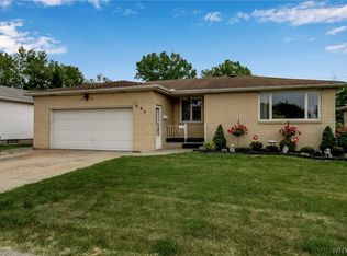 465 N Creek Dr, Depew, NY 14043