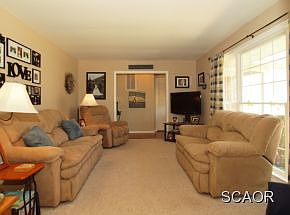 2nd image of 907 Park Dr