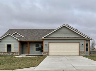 301 E Quail Dr, Oxford, IN 47971