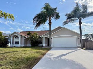 722 SE Majestic Ter, Pt Saint Lucie, FL 34953