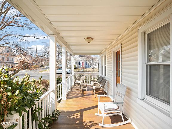 4th image of 7 Smith St S
