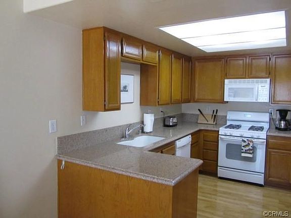 5th image of 14711 Moon Crest Ln Unit D
