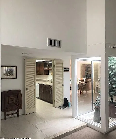 5710 N Camino Del Sol — Photo 6
