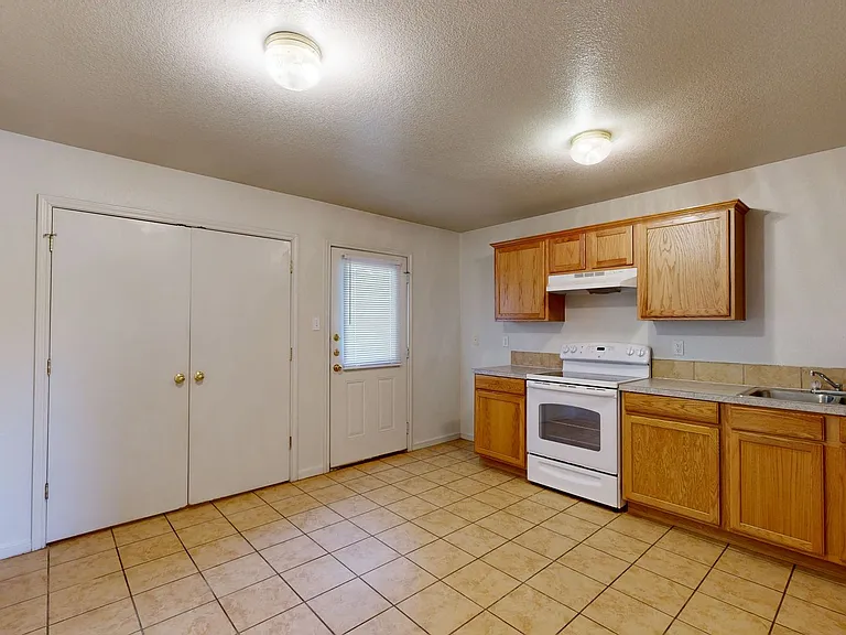 1403 Hopi Trl #B — Photo 3