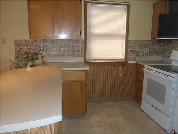4th image of 2433 Cleveland Ave