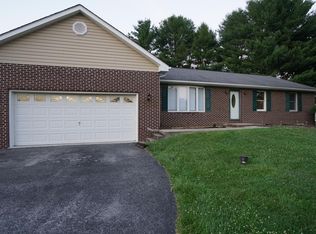 2409 Carzil Dr, Finksburg, MD 21048