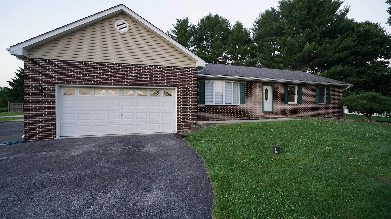 2409 Carzil Dr photo 1