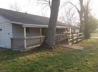 10403 Tate St, West Frankfort, IL 62896