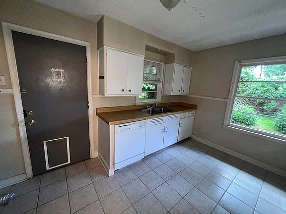 4th image of 5088 Edenshire Ave