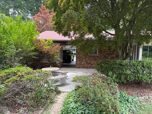 1541 Norwich Rd — Photo 3