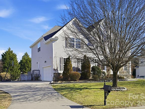 2nd image of 7737 Pleasant Valley Dr