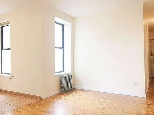 Rented by Bedford Realty USA Corp | media 9