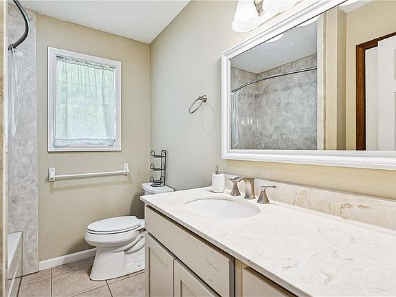 5th image of 30196 Dresden Dr