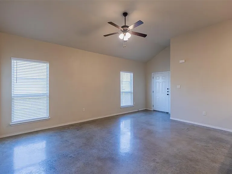 351 Joanne Loop #A — Photo 14