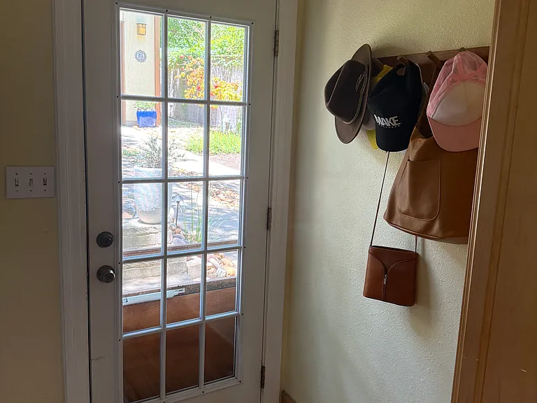 1606 E Side Dr — Photo 8