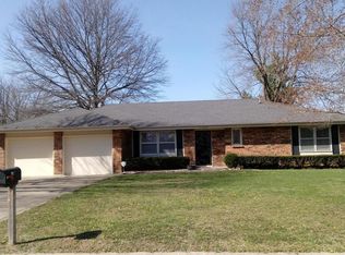 1127 Northwood Cir, Bolivar, MO 65613