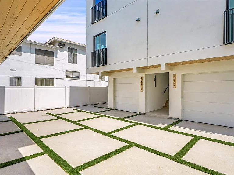 5022 Cahuenga Blvd — Photo 33
