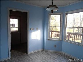 3rd image of 120 Acorn Ct