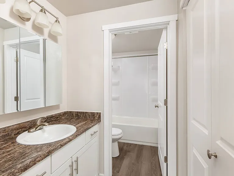 Bellwether Apartments — Photo 15