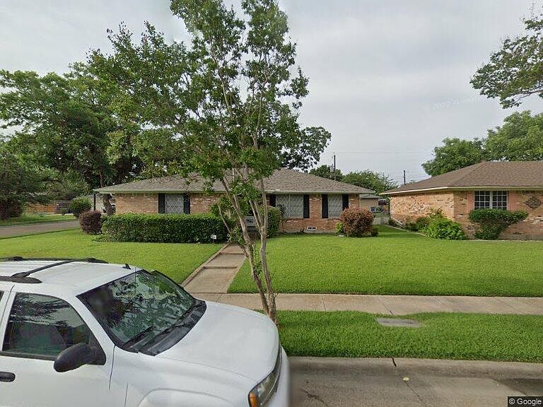 1st image of 1802 Charleston Dr