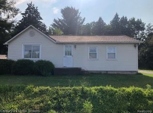 11409 Irish Rd, Otisville, MI 48463