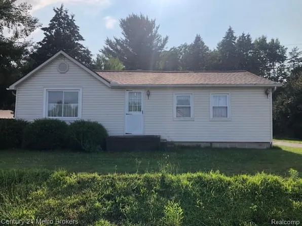 11409 Irish Rd, Otisville, MI 48463
