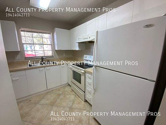 3rd image of 924 Royal Palm Dr