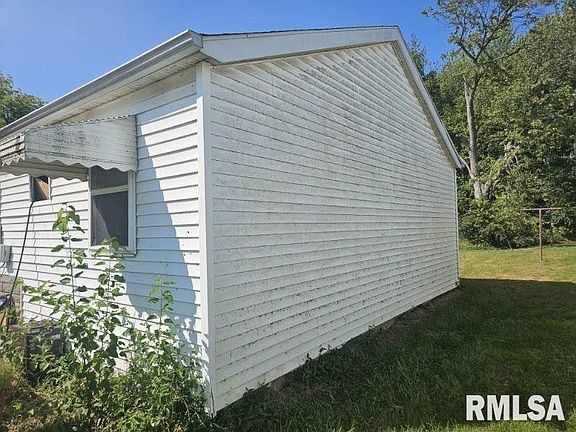 4th image of 702 N Division St