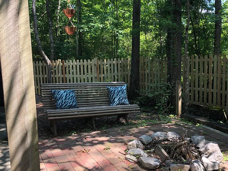 526 S Causeway Rd — Photo 37