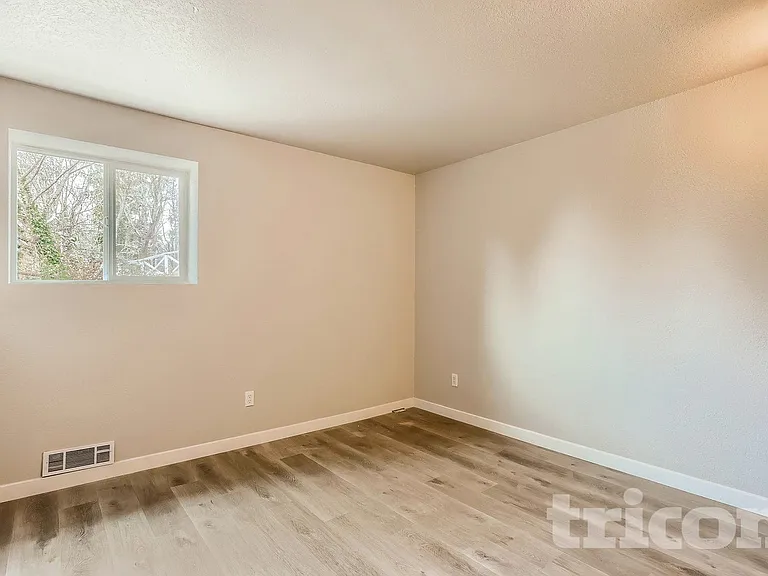 10727 Lake View Dr — Photo 6