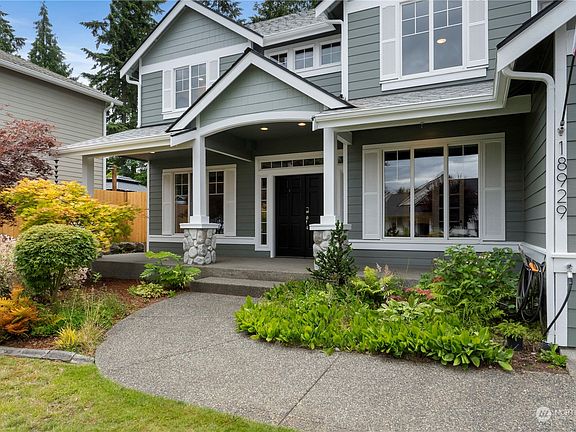 3rd image of 18929 111th Street E